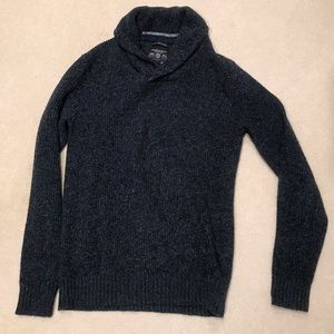 American Eagle large turtleneck